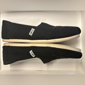 Tom’s Classic Black Canvas